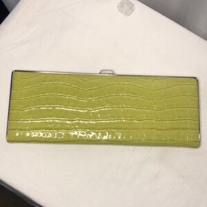 Unbranded faux croc design lime green clutch. Vintage look. Holds up to 8 cards.